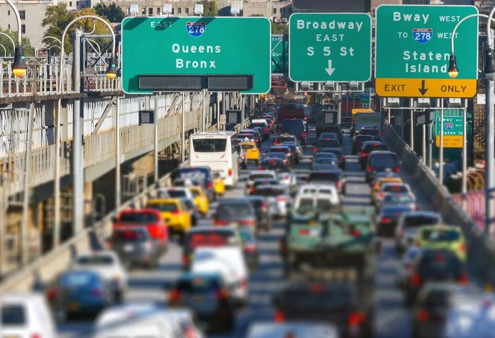 traffic in new york freeway
